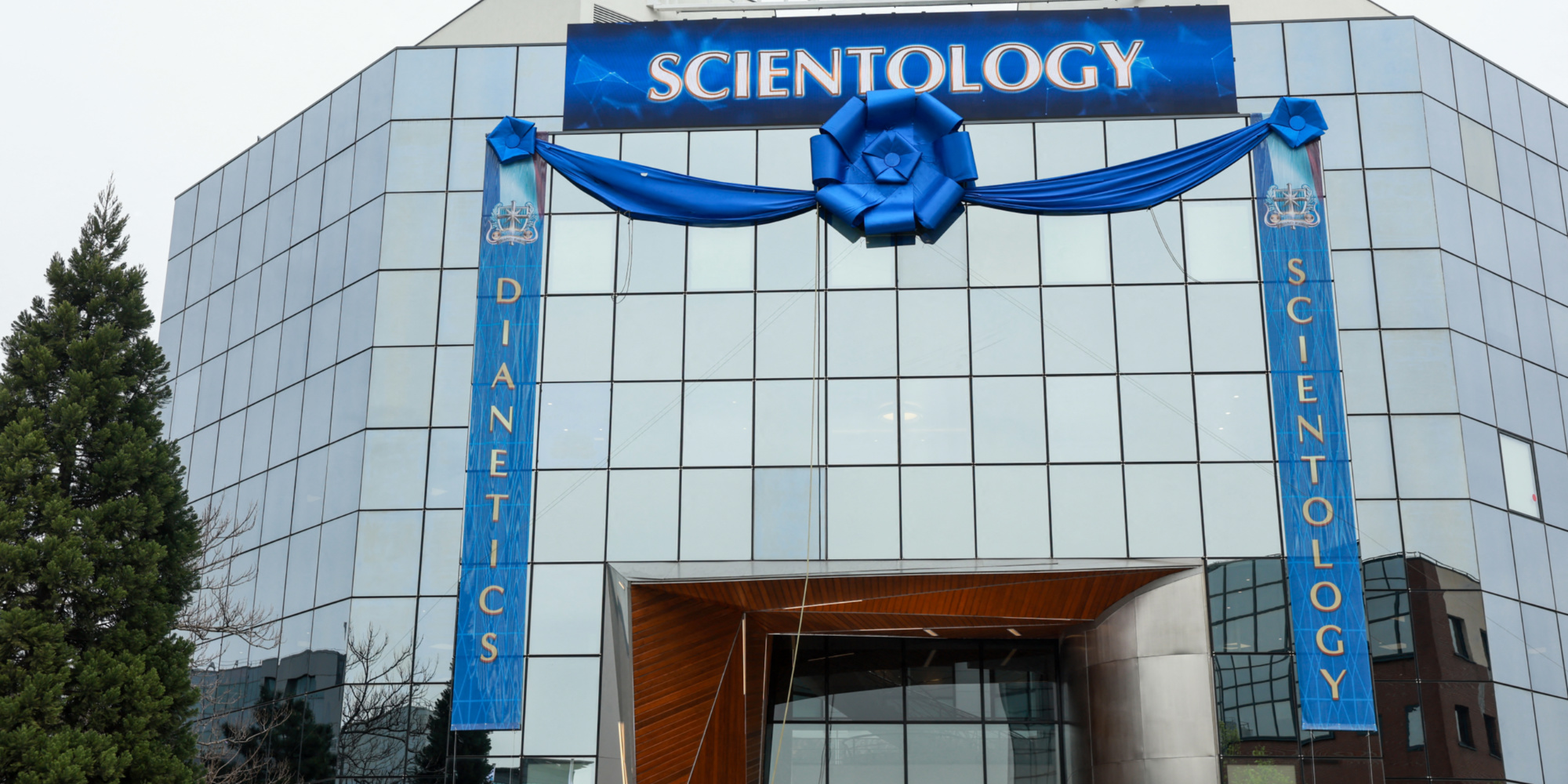 JO-de-Paris-2024-la-scientologie-etait-a-l-oeuvre-pres-du-Stade-de-France